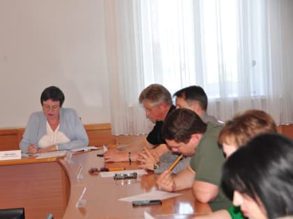 В Ставропольской городской Думе прошло заседание комитета по социальной политике, демографии, делам ветеранов, семьи и детства под председательством Валерии Брусневой