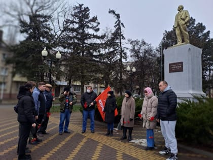 Минераловодские партийные активисты и члены ленинского комсомола почтили память Владимира Ильича Ленина