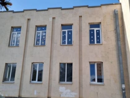 Бумажные журавлики и голуби появились на окнах Кировского и Предгорного округов