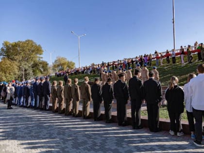 В Пятигорске развернули самую большую копию Знамени Победы