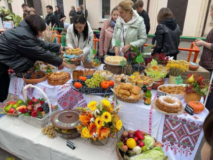 О культуре и традиционной еде народов России: все самое интересное на благотворительной ярмарке в Пятигорске