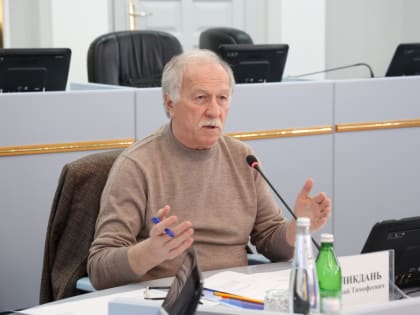 В Думе продолжается работа по уточнению наказов избирателей