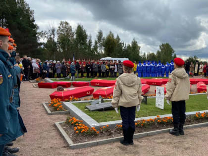 В ЛЕНИНГРАДСКОЙ ОБЛАСТИ ЗАХОРОНИЛИ ОСТАНКИ КРАСНОАРМЕЙЦА-ПЯТИГОРЧАНИНА