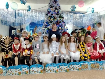 Учащиеся 1-4 классов школ округа получили новогодние подарки, приобретенные за счет средств краевого бюджета по инициативе Губернатора Ставрополья