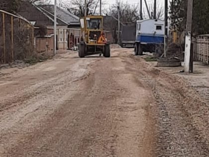 В ставропольском селе отремонтируют дорогу к школе и водохранилищу