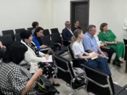 Своевременную постановку на диспансерный учёт и новый порядок выплат медработникам за выявление онкозаболеваний при проведении профилактических мероприятий обсудили в Пятигорске