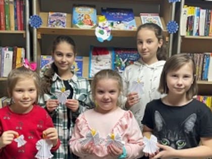 Дарит искры волшебства, светлый праздник Рождества