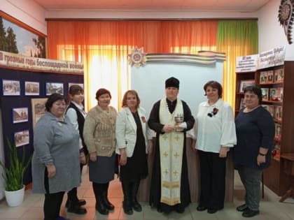 В праздник Крещения Господня благочинный Донского округа посетил административные учреждения села и дома прихожан