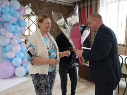 Сторонник партии поздравил женщин, проживающих в ПВР, с наступающим 8 Марта