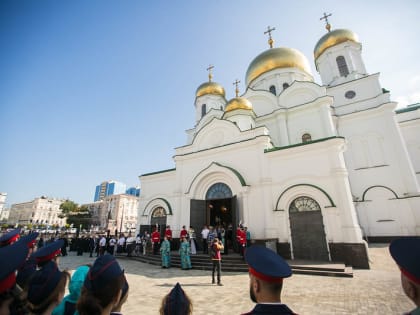 В день празднования иконы Божией Матери «Донская» митрополит Кирилл сослужил за Божественной литургией в Ростовском кафедральном соборе