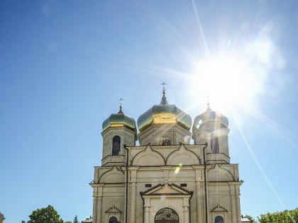 В праздник Святой Троицы митрополит Кирилл возглавил Литургию в Казанском кафедральном соборе