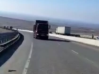 Водителей предупреждают о сильном боковом ветре на подъезде к Ставрополю
