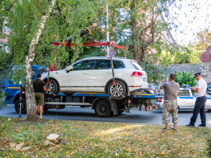 Ставрополец избил автомобилиста за «камнепад» по новой иномарке