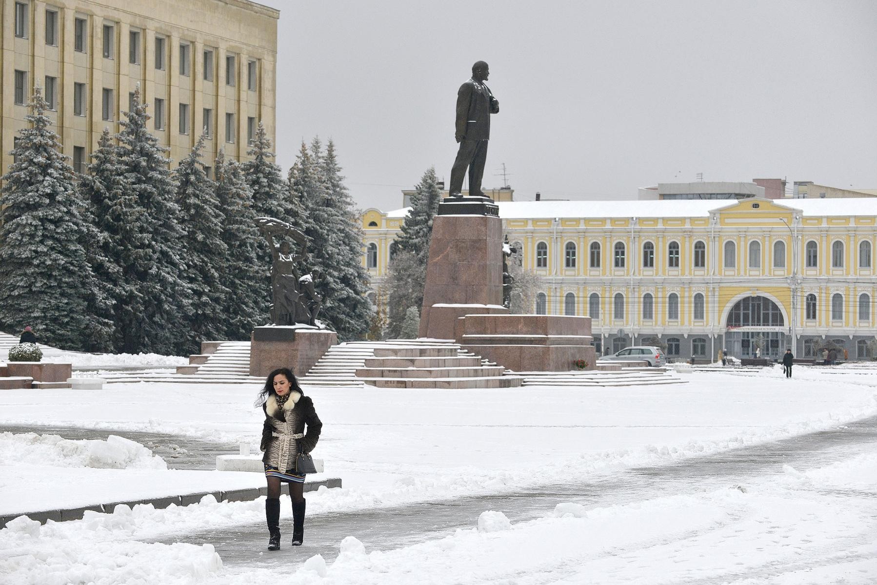 Ставрополь зимой. Площадь Ленина Ставрополь зима. Площадь Ленина Ставрополь зимой. Площадь Ленина Пятигорск зимой. Ставрополь снег.