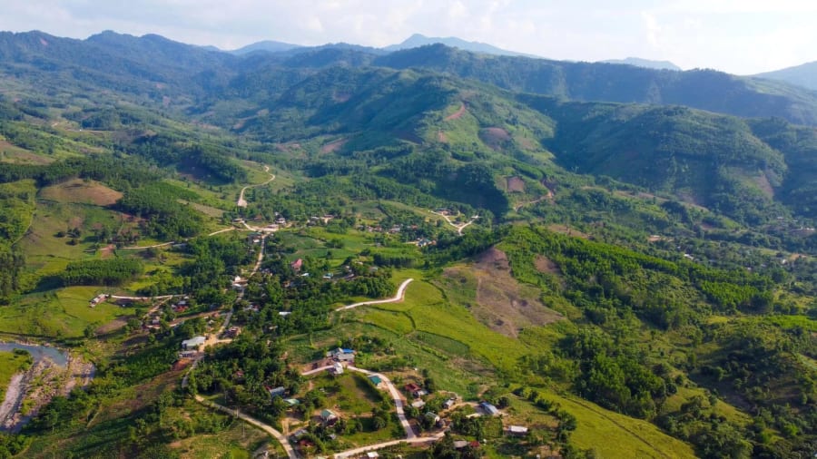 Hệ thống đường giao thông ở hai thôn Pire 1 và 2 ngày càng hoàn thiện - Ảnh: T.L