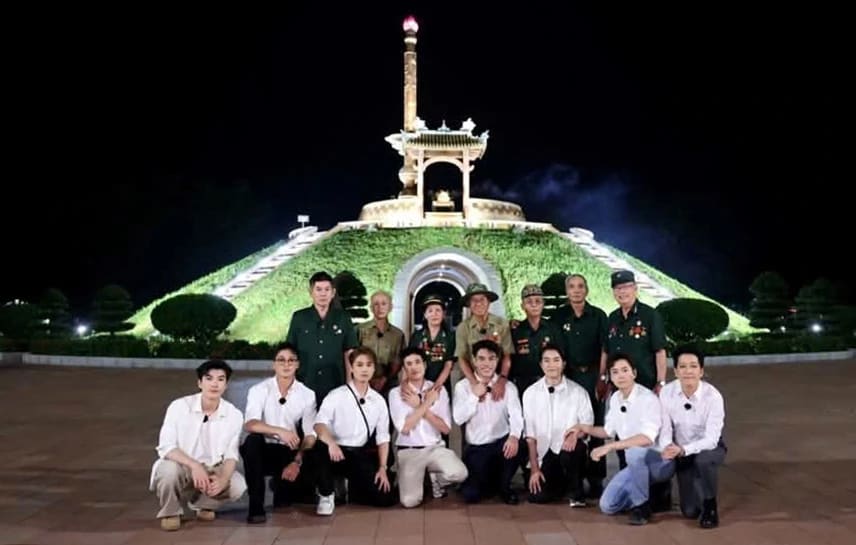 Khách du lịch tham gia chương trình “2 ngày 1 đêm” và hành trình khám phá “vùng đất lửa” Quảng Trị - Ảnh: Visit Quang Tri