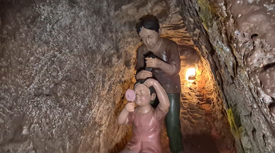 Một góc bên trong địa đạo Vịnh Mốc - Ảnh: L.T