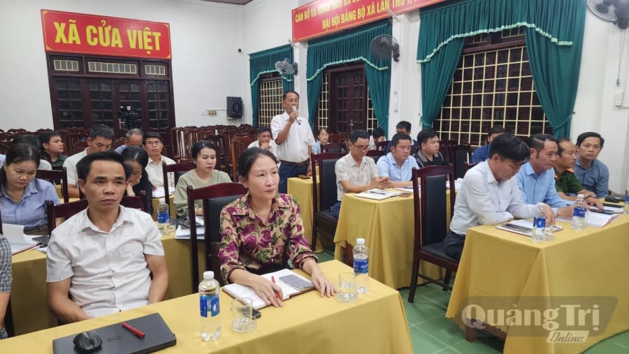 Các hộ dân phát biểu bày tỏ tâm tư, nguyện vọng tại buổi đối thoại - Ảnh: Tạ Hưng