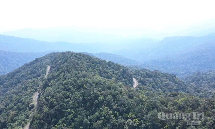 Khu vực núi U Bò thuộc vùng đệm Vườn quốc gia Phong Nha - Kẻ Bàng - Ảnh: X.P Khu vực núi U Bò thuộc vùng đệm Vườn quốc gia Phong Nha - Kẻ Bàng - Ảnh: X.P