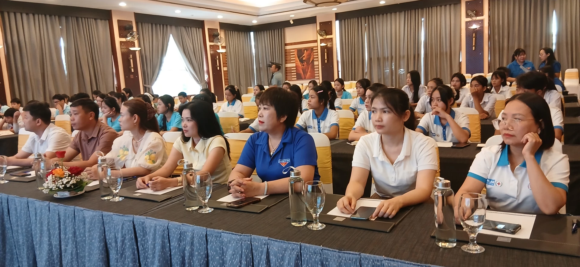 Ảnh: H.Đ Các đại biểu và học viên tham gia lướp tập huấn.