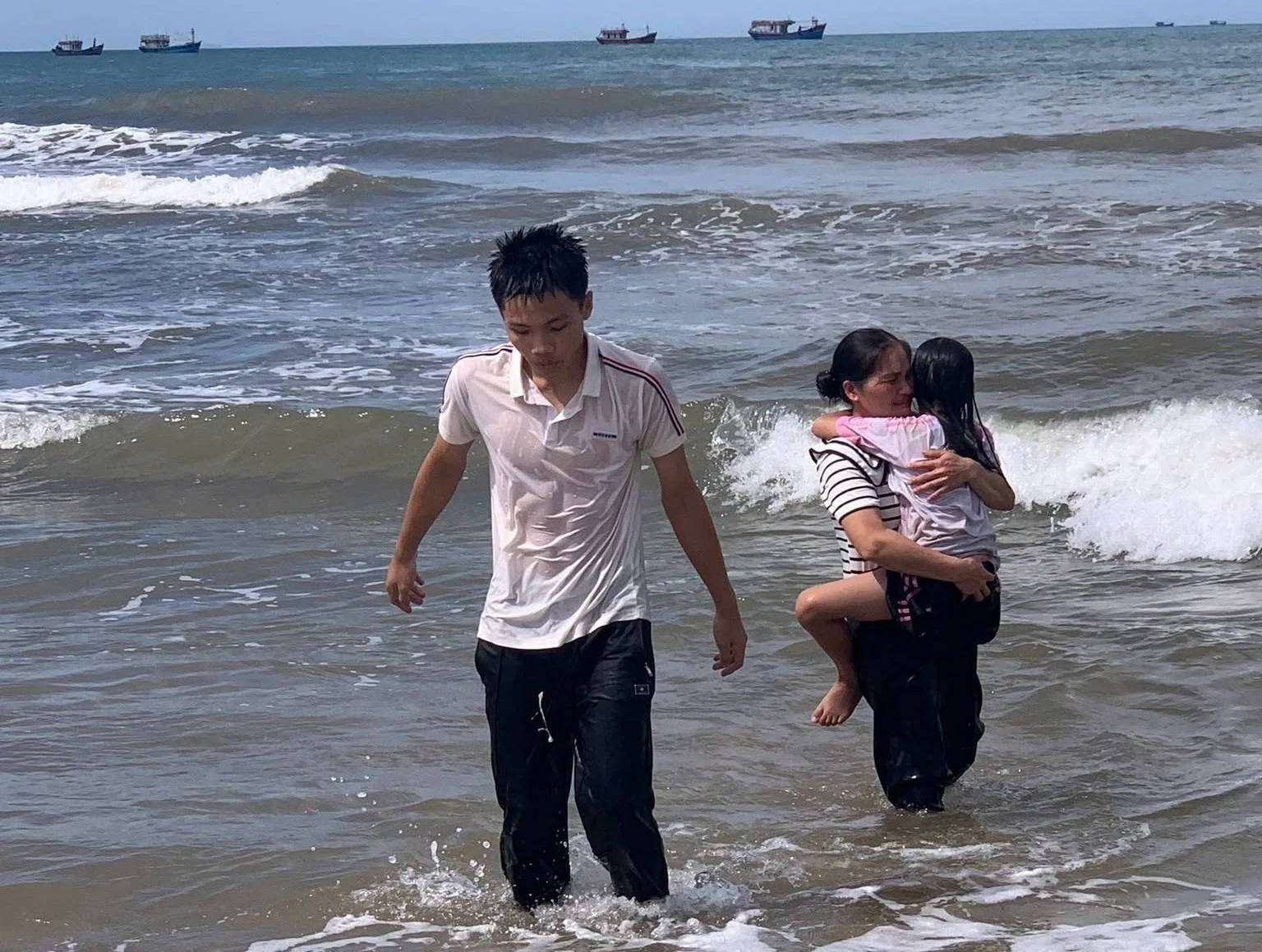 Nam sinh Lê Đức Trung dũng cảm cứu người gặp nạn - Ảnh: N.M.P