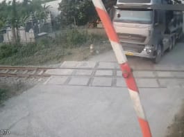 Vượt chắn tàu khi có tín hiệu: Mức phạt ‘khủng’! Phạt nặng hành vi cố tình vượt đường ngang khi có tín hiệu cảnh báo