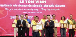 Cho đi giọt máu, cho cả niềm tin