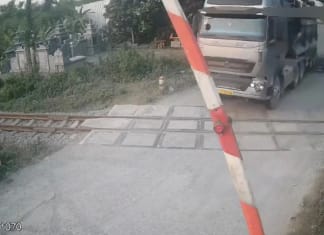 Vượt chắn tàu khi có tín hiệu: Mức phạt ‘khủng’! Phạt nặng hành vi cố tình vượt đường ngang khi có tín hiệu cảnh báo