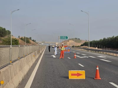 Cao tốc Vũng Áng-Cam Lộ cấm đường tại nhiều đoạn