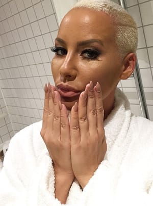Nails 