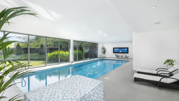indoor_swimming_pool_luxury_video_film_location_mansion