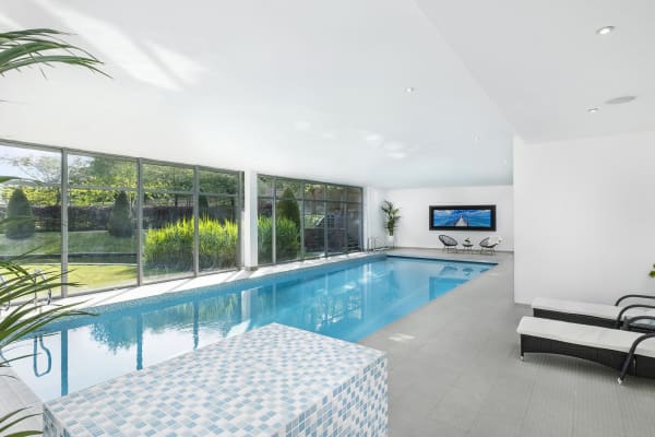 indoor_swimming_pool_luxury_video_film_location_mansion