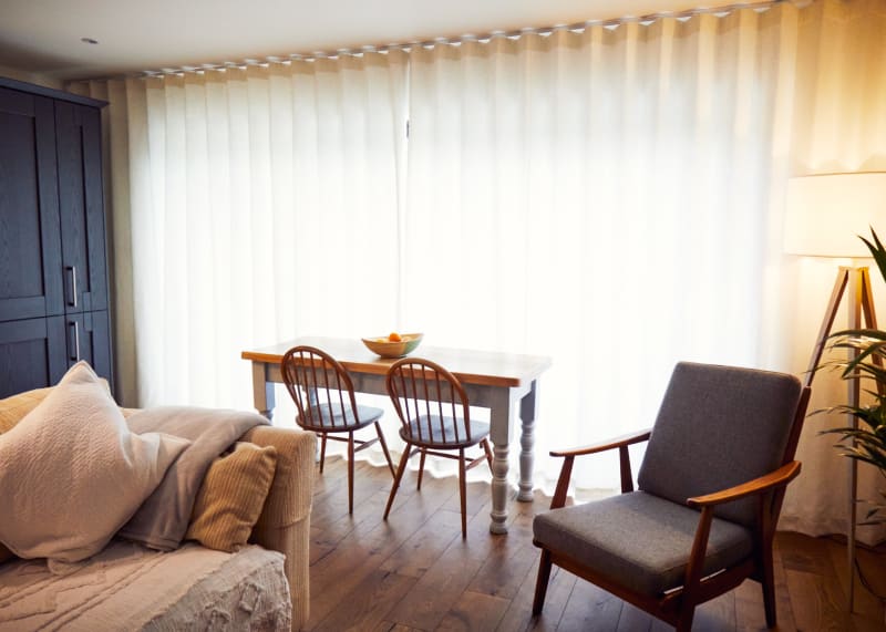 closed_curtains_dining_living_room_location_house_management_uk