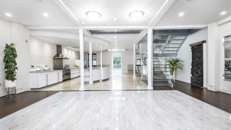 open_plan_dance_floor_luxury_masnion_hire_venue_london