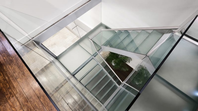 glass_stairs_london_venue_hire_luxury_film_location