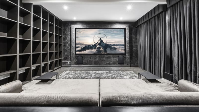luxury_mansion_cinema_room_film_location_for_hire_london