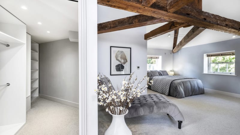 luxury_mansion_primary_bedroom_film_location_for_hire_london