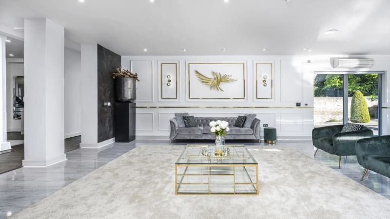 luxury_mansion_formal_living_room_gold_decoration_sofa_set_film_location_for_hire_london