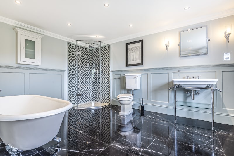 original_georgian_period_location_house_primary_bathroom_location_house_agency