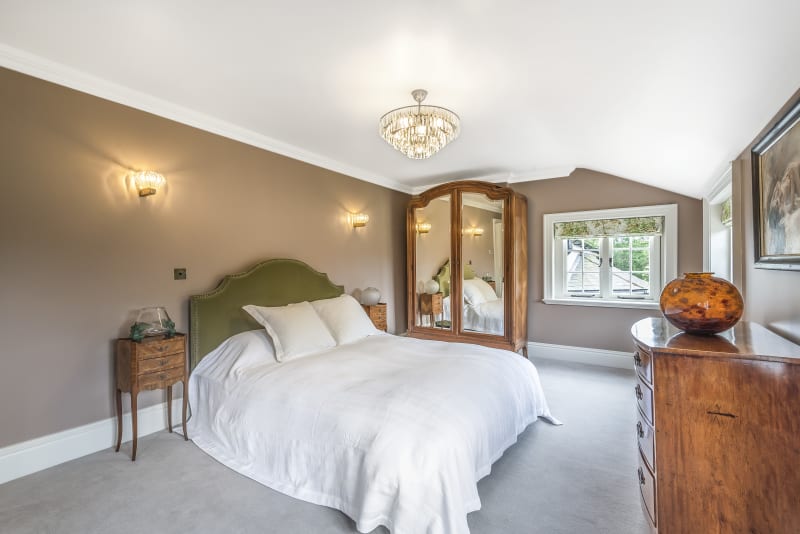 high_end_original_georgian_period_location_primary_bedroom_location_house_management_uk