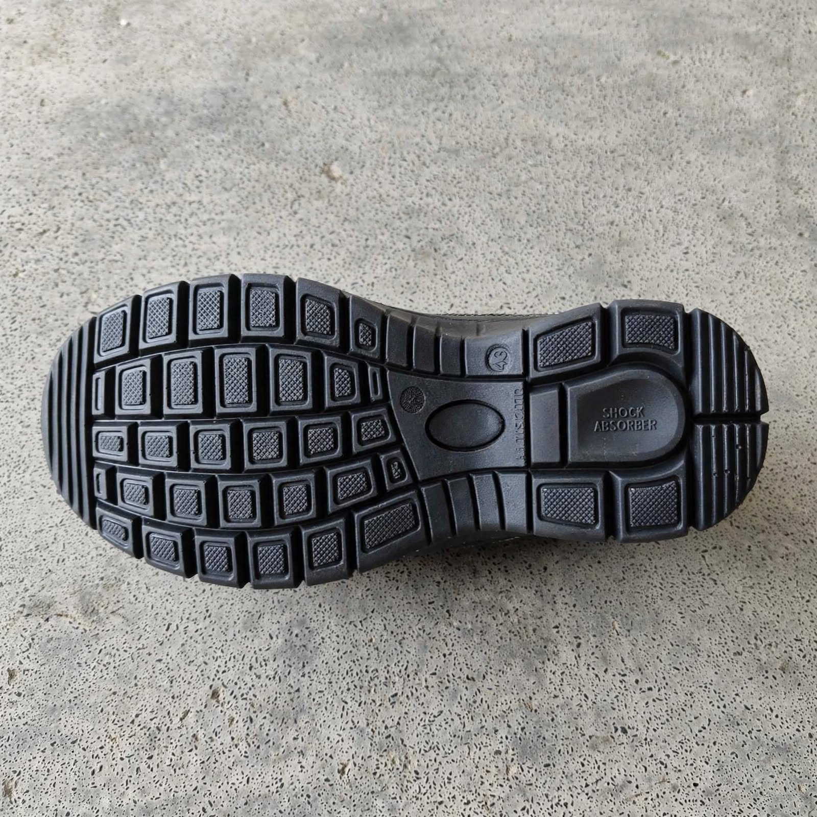 Gripper Industrial Safety Shoes – Steel Toe, Anti-Skid Sole | Black Leather 5