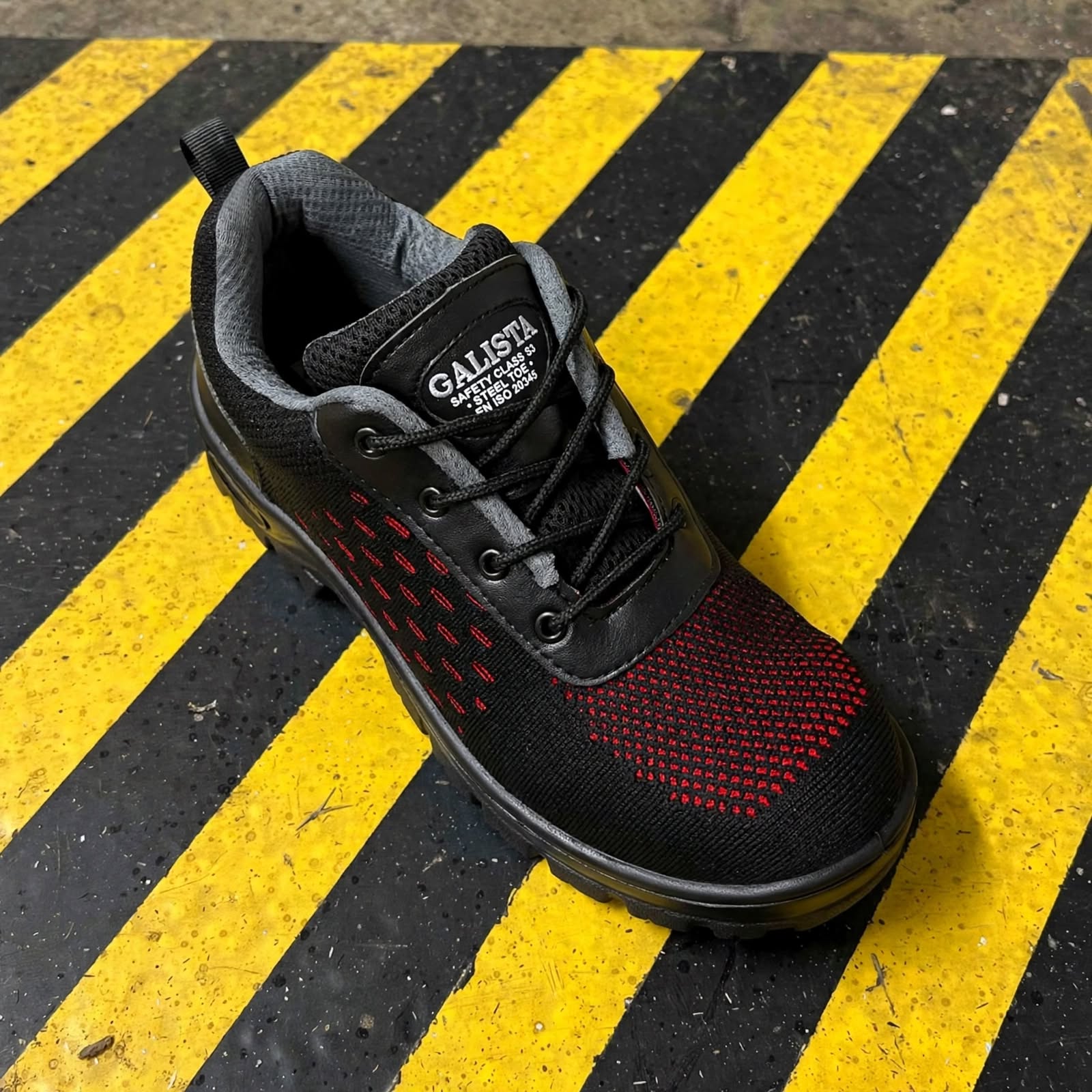 Warrior Industrial Safety Shoes – Steel Toe, Anti-Skid Sole | Black-Red 4