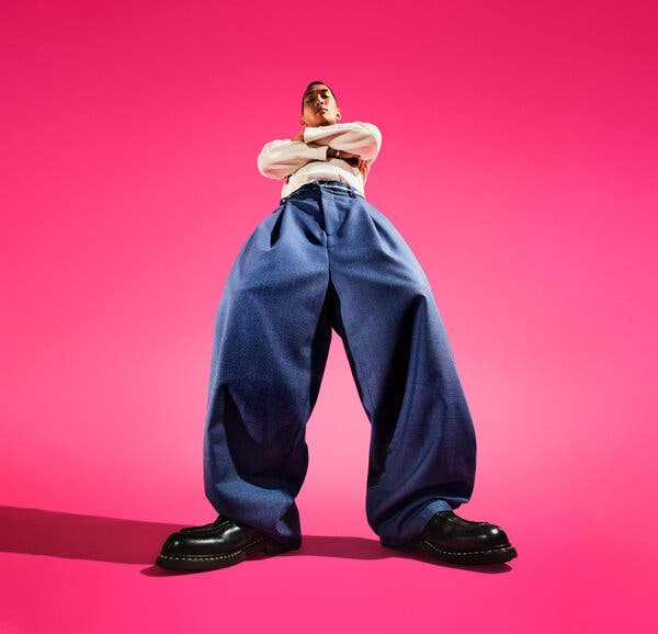 Street Style with Graphic Tees and High-Waisted Pants