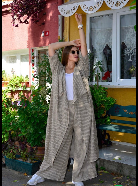 Vintage-Inspired Kimono with Wide Leg Pants