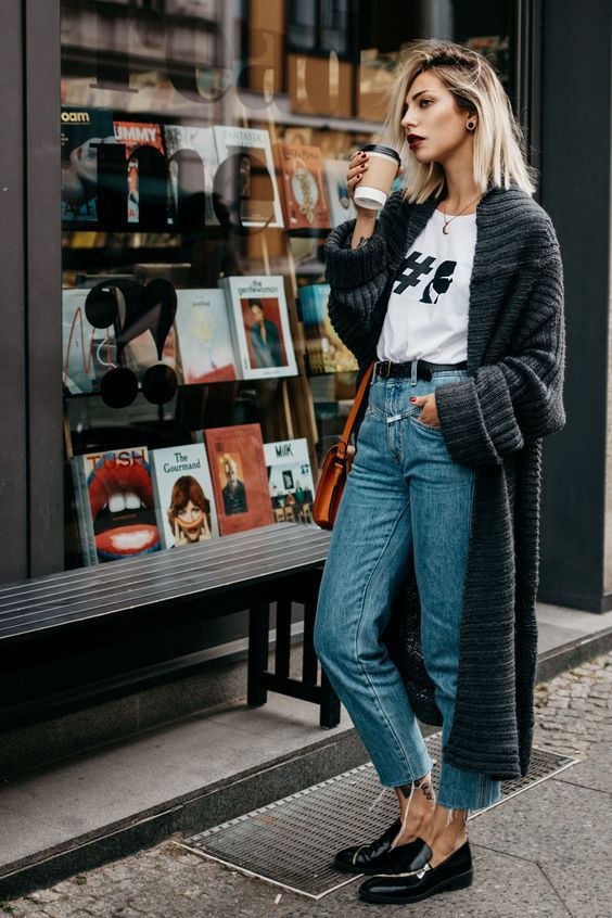 Bold Contrast: Black Skinny Jeans and a Vibrant Cardigan