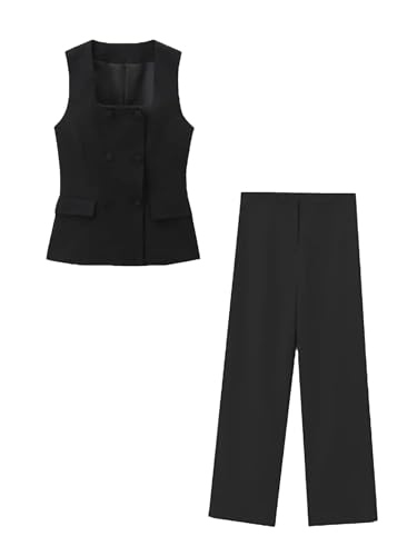 Chic Monochrome Magic in Black Bermuda Shorts and Blazer