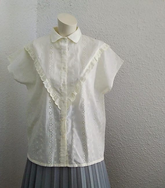 Eyelet Lace Tops Paired with Soft Pastel Shorts