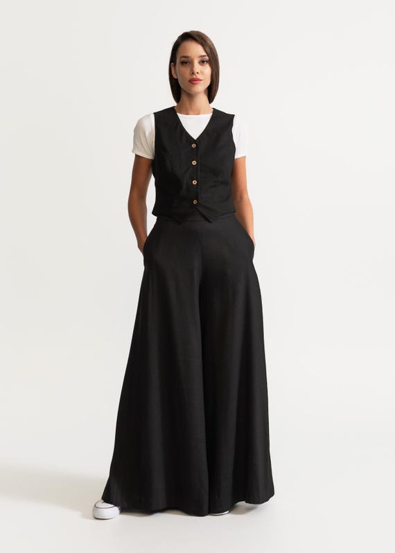Chic Minimalism with High-Waisted Baggy Linen Pants