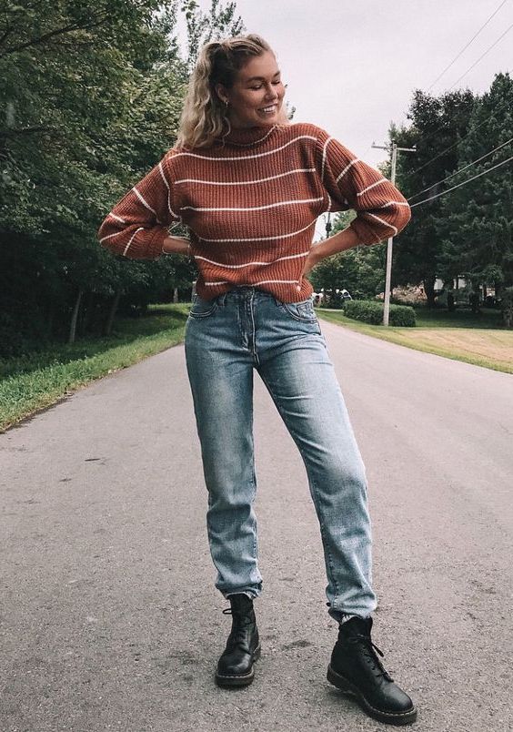 Striped Sweater and High-Waist Mom Jeans Look