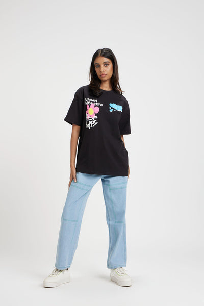 Weekend Vibes in a Soft Cotton Oversized Shirt and Skinny Jeans